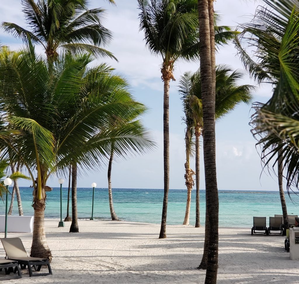 explore Cancun